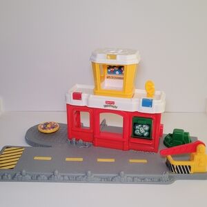 Little People Airport Runway Landing Pad Air Traffic Control Tower Fisher Price